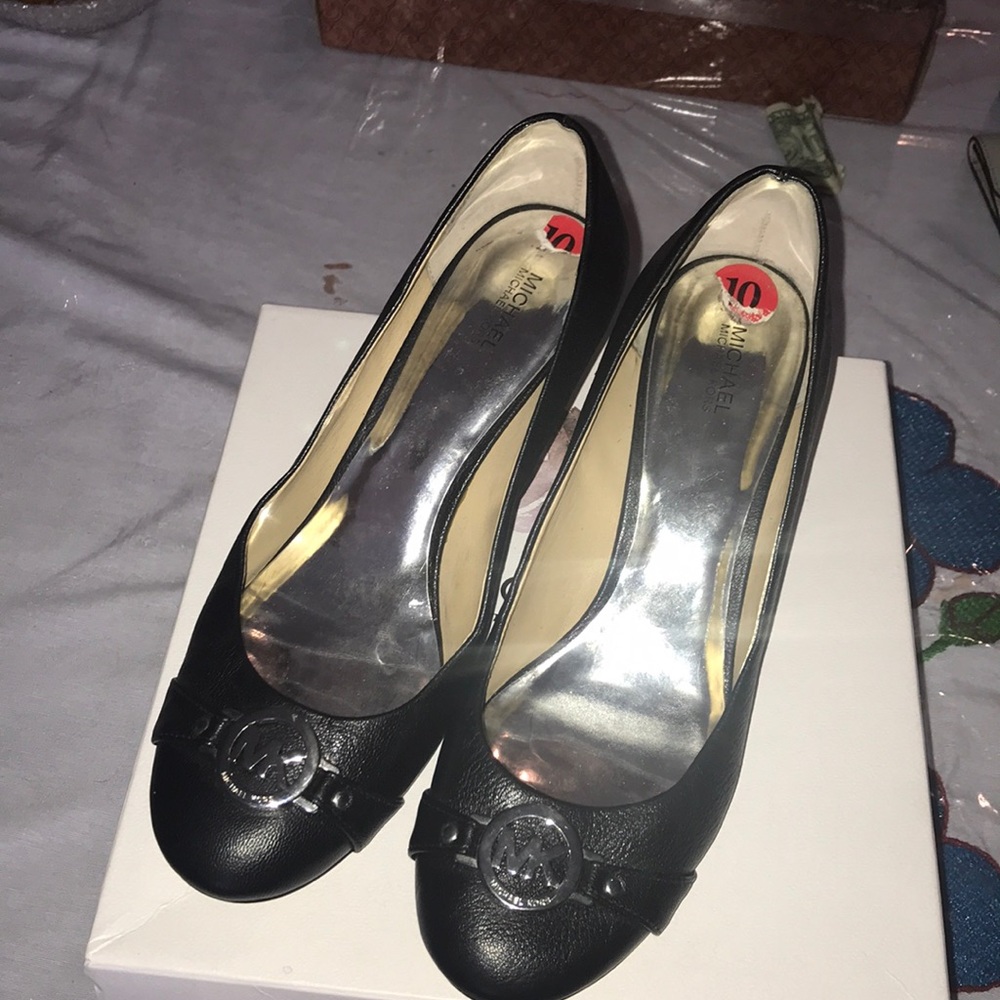 Michael Korda heels